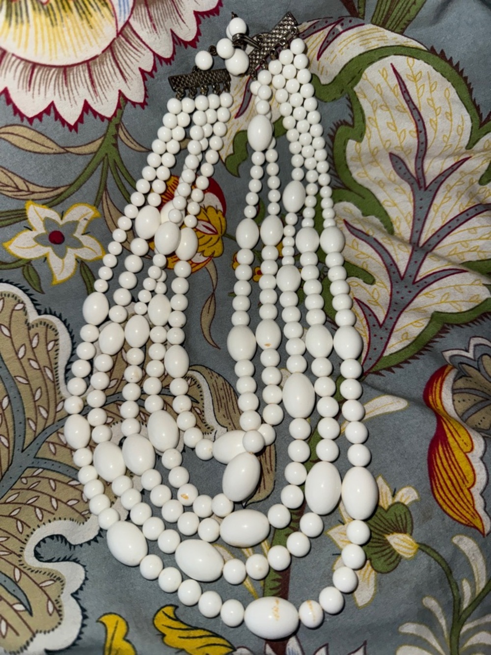 Vintage White Beaded Necklace | 5 strands